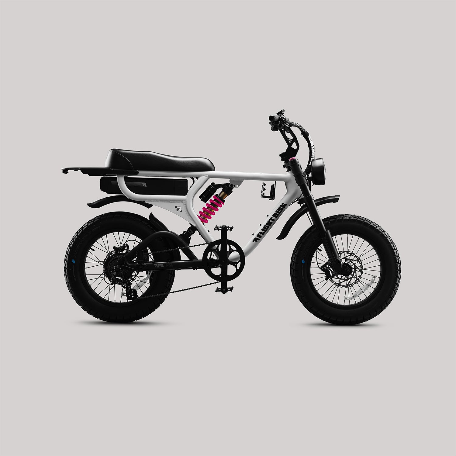 FR555 – The Trailblazer - White